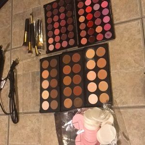 Makeup pallets